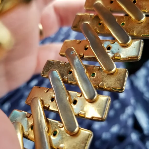 Relisted - vintage green and gold expansion bracelet Chinese characters theme - Picture 4 of 10